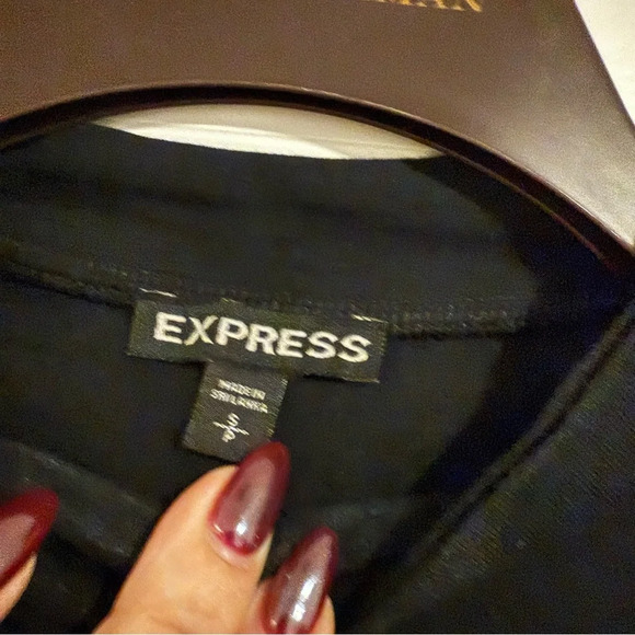 EXPRESS LONG SLEEVE WITH NECK CUTOUT DETAIL SIZE SMALL - Picture 4 of 4